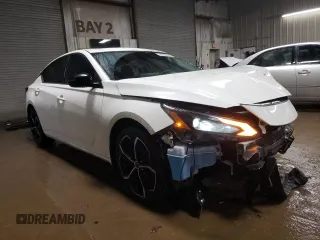 2025 Nissan Altima SR with VIN 1N4BL4CV1SN315884, listed as a Copart auction lot 47786785 with 7,807 mi miles and Salvage Title. Bid and sale history available at DreamBid. Image 4.