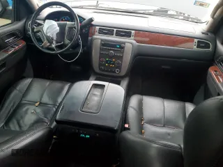 2012 GMC Yukon XL SLT with VIN 1GKS2KE78CR320272, listed as a Copart auction lot 81110124 with 214,889 mi miles and Salvage Title. Bid and sale history available at carsss.com. Image 8.