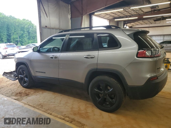 2019 Jeep Cherokee Altitude с VIN 1C4PJMLX0KD367701, выставлен на аукционе Copart как лот 55210775 с пробегом 64 079 миль миль и Списание • Salvage title. История ставок и продаж доступна на DreamBid. Изображение 2.