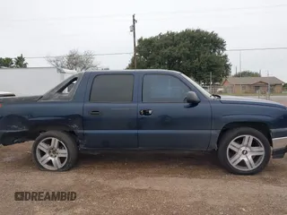 2004 Chevrolet Avalanche Z66 with VIN 3GNEC12T04G173178, listed as a IAAI auction lot 41304949 with 278,996 mi miles and . Bid and sale history available at DreamBid. Image 14.