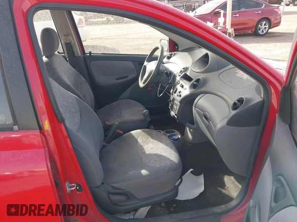 2001 Toyota ECHO z VIN JTDBT123410130135, wystawiony jako IAAI lot #41760421 z przebiegiem 247 502 mil mil oraz . Historia ofert i sprzedaży dostępna na DreamBid. Obrazek 5.