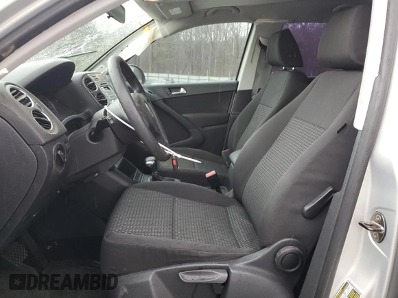 2010 Volkswagen Tiguan S with VIN WVGAV7AX6AW520952, listed as a Copart auction lot 47856855 with 119,822 mi miles and Salvage title. Bid and sale history available at DreamBid. Image 7.