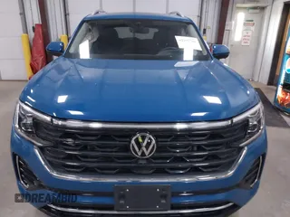 2025 Volkswagen Atlas SEL Premium R-Line z VIN 1V2FR2CA8SC521161, wystawiony jako IAAI lot #42191744 z przebiegiem 8 570 mil mil oraz . Historia ofert i sprzedaży dostępna na DreamBid. Obrazek 12.