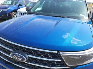 2020 Ford Explorer XLT with VIN 1FMSK7DH7LGC02921, listed as a IAAI auction lot 42239831 with 138,075 mi miles and . Bid and sale history available at carsss.com. Image 1.