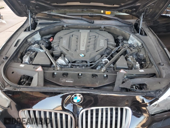 2014 BMW 5 Series z VIN WBA5M6C57ED085937, wystawiony jako Copart lot #63325485 z przebiegiem 81 652 mil mil oraz Szkoda całkowita • Salvage title. Historia ofert i sprzedaży dostępna na DreamBid. Obrazek 11.