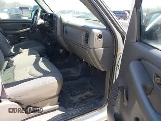 2006 Chevrolet Silverado 1500 Work Truck with VIN 1GCEC19XX6Z253172, listed as a IAAI auction lot 41747425 with 233,008 mi miles. Bid and sale history available at carsss.com. Image 5.