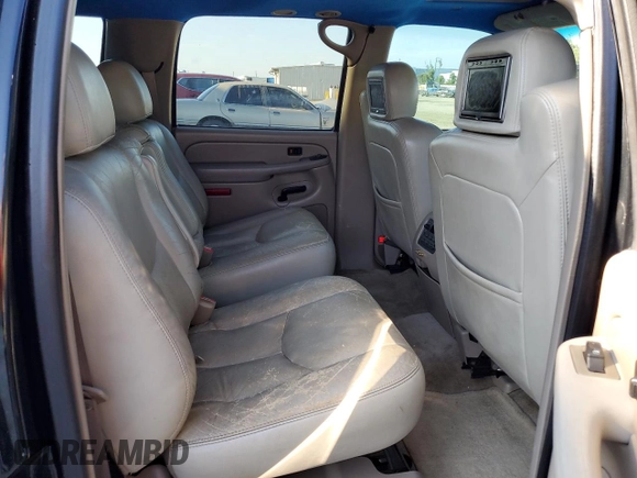 2004 Chevrolet Suburban Z71 with VIN 3GNFK16Z14G117823, listed as a Copart auction lot 74118104 with 136,042 mi miles and Salvage Title. Bid and sale history available at carsss.com. Image 11.