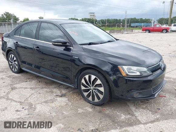 2013 Volkswagen Jetta Hybrid SE with VIN 3VW637AJ0DM281198, listed as a IAAI auction lot 42710130 with 68,068 mi miles and . Bid and sale history available at DreamBid. Image 1.