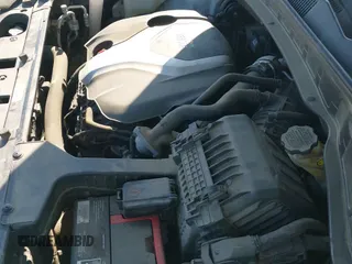 2014 Hyundai Santa Fe с VIN 5XYZU3LA0EG170989, выставлен на аукционе IAAI как лот 42311462 с пробегом 103 649 миль миль и . История ставок и продаж доступна на DreamBid. Изображение 18.