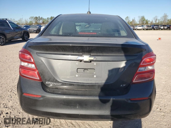 2017 Chevrolet Sonic LT z VIN 1G1JD5SH7H4133389, wystawiony jako Copart lot #48939815 z przebiegiem 105 502 mil mil oraz Szkoda całkowita • Salvage title. Historia ofert i sprzedaży dostępna na DreamBid. Obrazek 6.