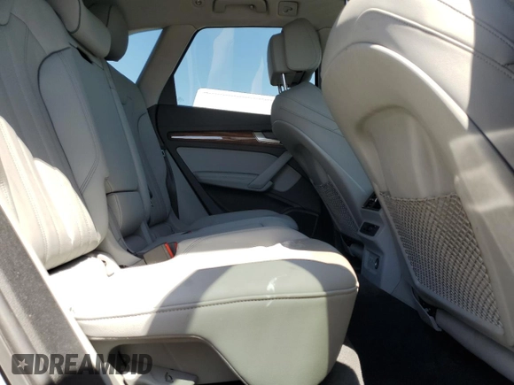 2024 Audi Q5 S line Premium Plus with VIN WA1E2AFY7R2077320, listed as a Copart auction lot 56763335 with 10,650 mi miles and Salvage title. Bid and sale history available at DreamBid. Image 10.