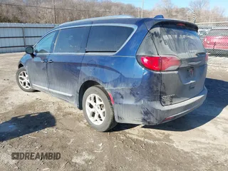 2018 Chrysler Pacifica Touring L z VIN 2C4RC1BGXJR127280, wystawiony jako IAAI lot #41374468 z przebiegiem Nie podano mil oraz . Historia ofert i sprzedaży dostępna na DreamBid. Obrazek 3.