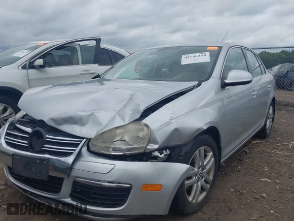 2007 Volkswagen Jetta Wolfsburg Edition z VIN 3VWEF71K77M166713, wystawiony jako IAAI lot #42746458 z przebiegiem 214 241 mil mil oraz . Historia ofert i sprzedaży dostępna na DreamBid. Obrazek 2.