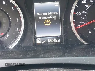 2017 Toyota Camry XLE z VIN 4T1BF1FK4HU323862, wystawiony jako IAAI lot #42066574 z przebiegiem 66 045 mil mil oraz . Historia ofert i sprzedaży dostępna na DreamBid. Obrazek 16.