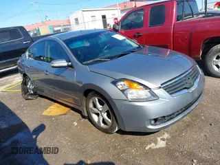 2008 Nissan Altima SL z VIN 1N4BL21E38C152893, wystawiony jako IAAI lot #41648301 z przebiegiem 199 109 mil mil oraz . Historia ofert i sprzedaży dostępna na DreamBid. Obrazek 1.