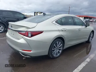 2021 Lexus ES with VIN 58ADZ1B15MU088713, listed as a IAAI auction lot 41756092 with 26,888 mi miles. Bid and sale history available at carsss.com. Image 4.