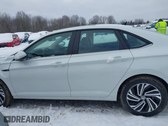 2021 Volkswagen Jetta SEL with VIN 3VWE57BU4MM016475, listed as a IAAI auction lot 41350821 with 27,782 mi miles and . Bid and sale history available at DreamBid. Image 13.