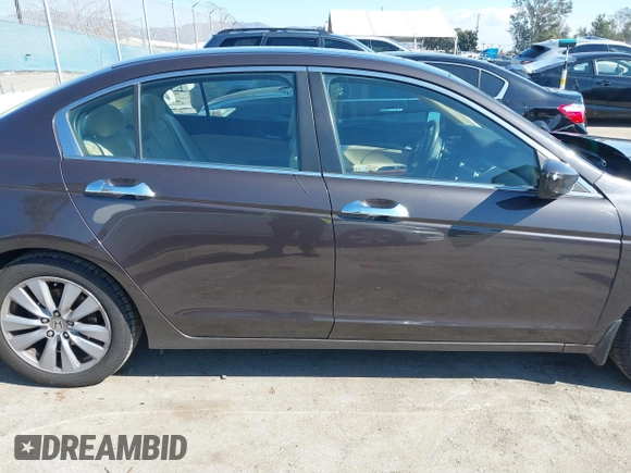 2011 Honda Accord EX z VIN 1HGCP3F78BA015858, wystawiony jako IAAI lot #41549844 z przebiegiem 121 457 mil mil oraz . Historia ofert i sprzedaży dostępna na DreamBid. Obrazek 13.