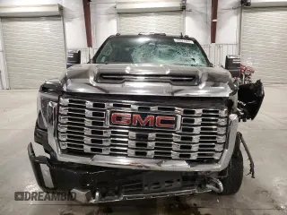 2024 GMC Sierra 3500HD Denali z VIN 1GT49WEY5RF308915, wystawiony jako Copart lot #72927244 z przebiegiem 18 383 mil mil oraz Szkoda całkowita • Salvage title. Historia ofert i sprzedaży dostępna na DreamBid. Obrazek 5.
