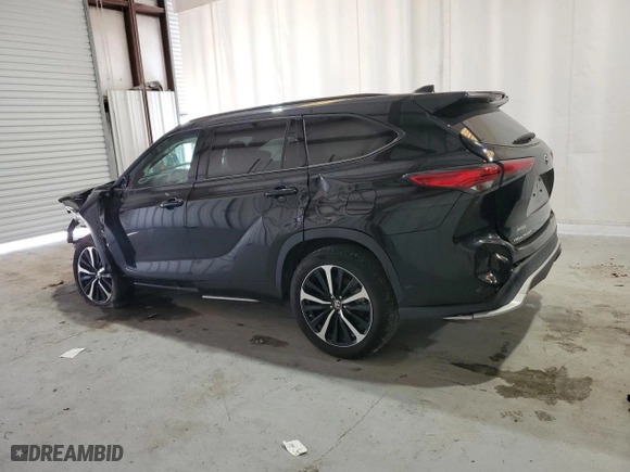 2022 Toyota Highlander XSE with VIN 5TDLZRAH9NS134179, listed as a Copart auction lot 49610775 with 74,780 mi miles and Clean Title. Bid and sale history available at carsss.com. Image 2.