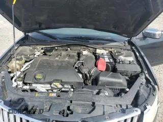 2010 Lincoln MKZ z VIN 3LNHL2GC0AR750937, wystawiony jako Copart lot #52629645 z przebiegiem 151 258 mil mil oraz Szkoda całkowita • Salvage title. Historia ofert i sprzedaży dostępna na DreamBid. Obrazek 11.