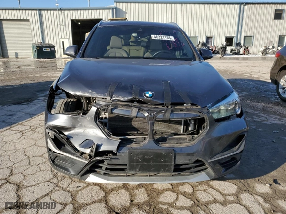 2020 BMW X1 xDrive28i with VIN WBXJG9C01L5R44285, listed as a Copart auction lot 46221155 with 22,470 mi miles and Salvage Title. Bid and sale history available at carsss.com. Image 5.