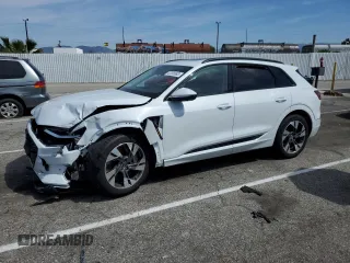 2022 Audi e-tron Premium with VIN WA1AAAGE3NB013467, listed as a Copart auction lot 47391893 with 22,979 mi miles. Bid and sale history available at carsss.com. Image 1.