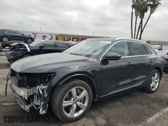 2019 Audi e-tron Premium Plus с VIN WA1LABGE4KB021801, выставлен на аукционе Copart как лот 59353315 с пробегом 59 215 миль миль и Списание • Salvage title. История ставок и продаж доступна на DreamBid. Изображение 1.