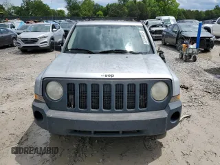 2010 Jeep Patriot Sport с VIN 1J4NF2GB4AD555691, выставлен на аукционе Copart как лот 55744455 с пробегом 210 210 миль миль и На запчасти • Non repairable. История ставок и продаж доступна на DreamBid. Изображение 5.