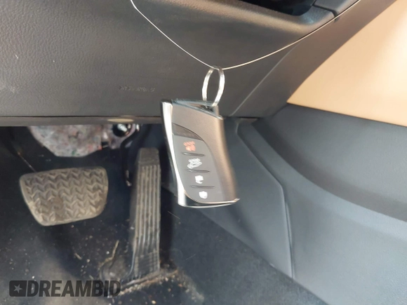 2024 Lexus NX 350h Premium z VIN 2T2GKCEZ2RC020010, wystawiony jako IAAI lot #42469214 z przebiegiem 10 505 mil mil oraz . Historia ofert i sprzedaży dostępna na DreamBid. Obrazek 11.