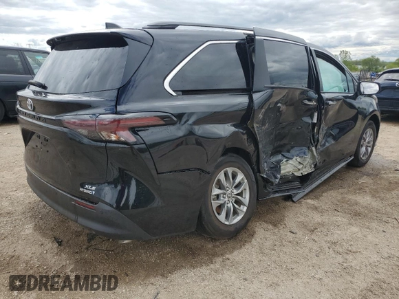 2023 Toyota Sienna XLE z VIN 5TDYRKEC5PS153293, wystawiony jako Copart lot #57975785 z przebiegiem 26 013 mil mil oraz Szkoda całkowita • Salvage title. Historia ofert i sprzedaży dostępna na DreamBid. Obrazek 3.
