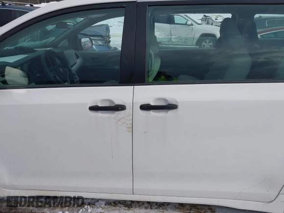 2018 Toyota Sienna L with VIN 5TDZZ3DC5JS901902, listed as a IAAI auction lot 41431684 with 101,481 mi miles and . Bid and sale history available at DreamBid. Image 14.