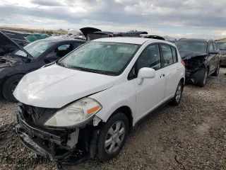 2009 Nissan Versa 1.8 S with VIN 3N1BC13E89L383363, listed as a Copart auction lot 72003164 with 104,953 mi miles and Salvage Title. Bid and sale history available at carsss.com. Image 1.