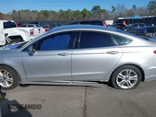 2018 Ford Fusion SE with VIN 3FA6P0HD1JR227721, listed as a IAAI auction lot 41587967 with 180,084 mi miles. Bid and sale history available at carsss.com. Image 14.