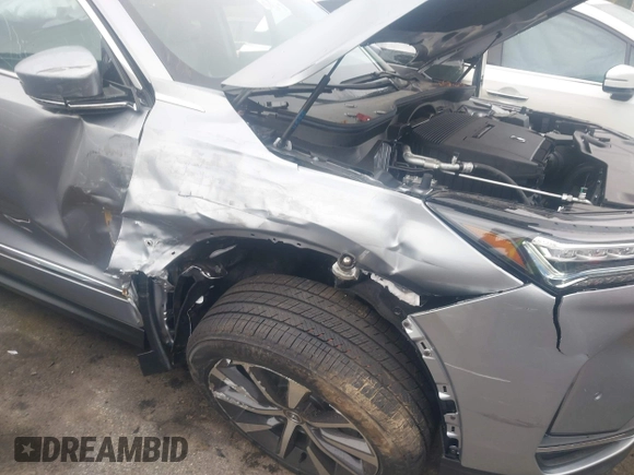 2025 Acura MDX w/Technology Package with VIN 5J8YD9H48SL000950, listed as a IAAI auction lot 40776010 with 18 mi miles. Bid and sale history available at carsss.com. Image 6.