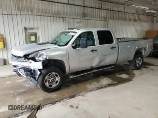 2013 GMC Sierra 2500HD Work Truck z VIN 1GT12ZCGXDF118085, wystawiony jako Copart lot #59717505 z przebiegiem 187 063 mil mil oraz Szkoda całkowita • Salvage title. Historia ofert i sprzedaży dostępna na DreamBid. Obrazek 1.