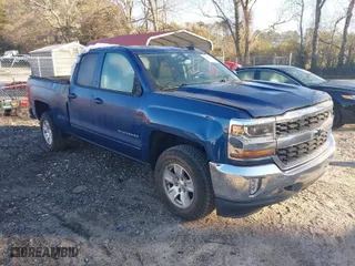 2017 Chevrolet Silverado 1500 LT with VIN 1GCVKREH2HZ120960, listed as a IAAI auction lot 41672453 with 60,592 mi miles. Bid and sale history available at carsss.com. Image 1.