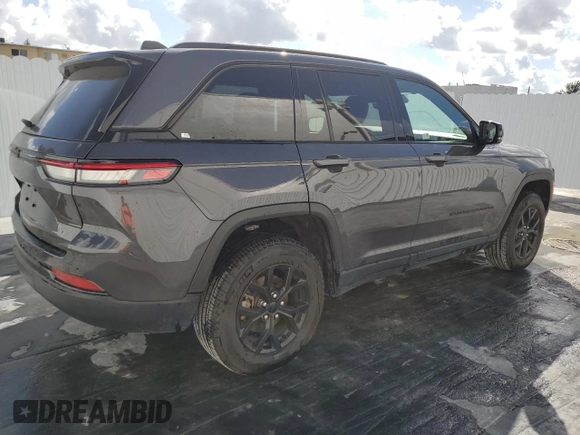 2024 Jeep Grand Cherokee Altitude with VIN 1C4RJGAGXR8546568, listed as a Copart auction lot 44818505 with 24,172 mi miles and Clean title. Bid and sale history available at DreamBid. Image 3.