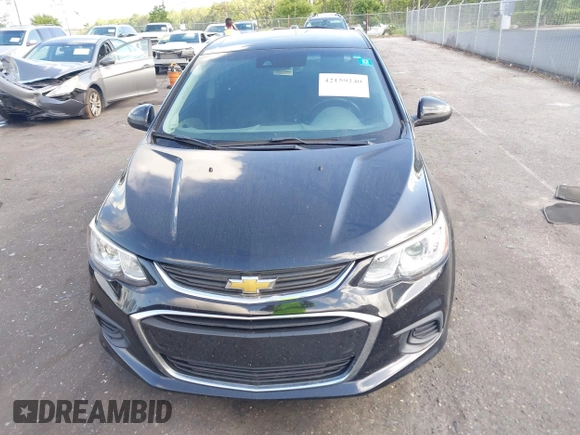 2020 Chevrolet Sonic LT z VIN 1G1JD5SB5L4106602, wystawiony jako IAAI lot #42159240 z przebiegiem 74 339 mil mil oraz . Historia ofert i sprzedaży dostępna na DreamBid. Obrazek 12.