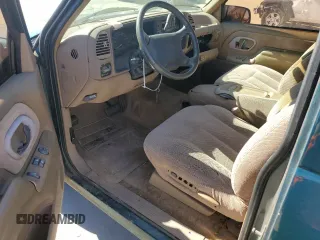 1995 GMC Sierra 1500 with VIN 2GTEC19H9S1560019, listed as a Copart auction lot 79917704 with 259,042 mi miles and Clean Title. Bid and sale history available at DreamBid. Image 8.