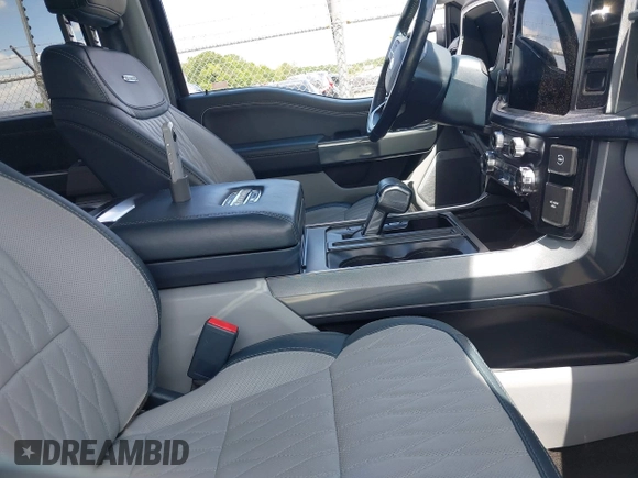 2021 Ford F-150 XL z VIN 1FTFW1ED5MFA85060, wystawiony jako IAAI lot #42240727 z przebiegiem 150 378 mil mil oraz . Historia ofert i sprzedaży dostępna na DreamBid. Obrazek 5.