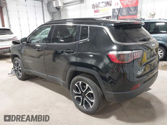 2022 Jeep Compass Limited z VIN 3C4NJDCB5NT223989, wystawiony jako IAAI lot #42482784 z przebiegiem 27 347 mil mil oraz . Historia ofert i sprzedaży dostępna na DreamBid. Obrazek 3.