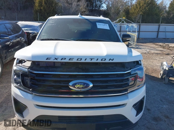 2020 Ford Expedition Limited with VIN 1FMJU1KT3LEA55924, listed as a IAAI auction lot 41576872 with 68,911 mi miles. Bid and sale history available at carsss.com. Image 12.