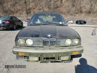 1985 BMW 3 Series 325e z VIN WBAAE6405F0704199, wystawiony jako Copart lot #47845925 z przebiegiem 179 139 mil mil oraz Nie do naprawy • Non repairable. Historia ofert i sprzedaży dostępna na DreamBid. Obrazek 5.