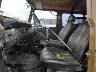 1977 Toyota Land Cruiser z VIN FJ40249180, wystawiony jako Copart lot #43203465 z przebiegiem 180 762 mil mil oraz Czysty tytuł • Clean title. Historia ofert i sprzedaży dostępna na DreamBid. Obrazek 7.