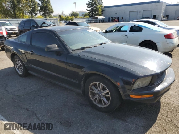 2007 Ford Mustang Deluxe with VIN 1ZVFT80N975270883, listed as a Copart auction lot 55092655 with 189,336 mi miles and Clean Title. Bid and sale history available at carsss.com. Image 4.
