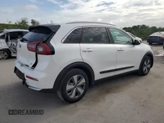 2018 Kia Niro FE with VIN KNDCB3LC3J5188466, listed as a Copart auction lot 63920144 with 83,612 mi miles and Salvage Title. Bid and sale history available at carsss.com. Image 3.