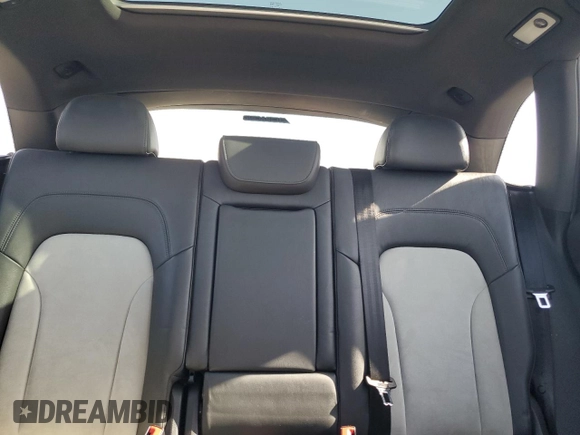 2015 Audi SQ5 Prestige z VIN WA1VGAFPXFA096132, wystawiony jako Copart lot #55285805 z przebiegiem 131 367 mil mil oraz Szkoda całkowita • Salvage title. Historia ofert i sprzedaży dostępna na DreamBid. Obrazek 10.