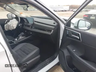 2022 Mitsubishi Outlander SE z VIN JA4J4UA85NZ036591, wystawiony jako IAAI lot #42106573 z przebiegiem 37 467 mil mil oraz . Historia ofert i sprzedaży dostępna na DreamBid. Obrazek 5.