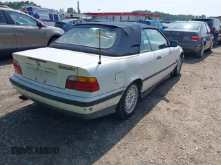 1995 BMW 3 Series с VIN WBABJ5320SJC83061, выставлен на аукционе IAAI как лот 42622969 с пробегом 221 495 миль миль и . История ставок и продаж доступна на DreamBid. Изображение 4.